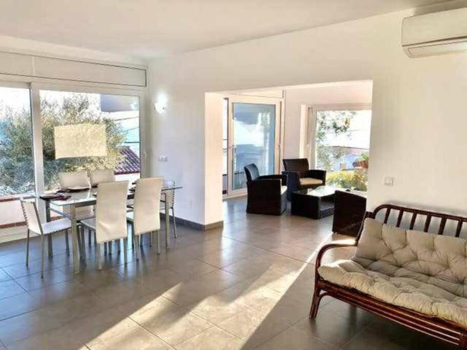 Amplio Apartamento Con Jardin En Almadrava Roses Ngoại thất bức ảnh