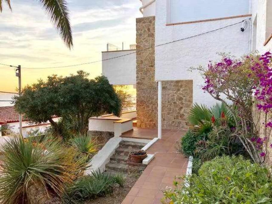 Amplio Apartamento Con Jardin En Almadrava Roses Ngoại thất bức ảnh