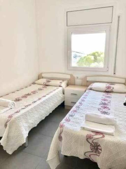 Amplio Apartamento Con Jardin En Almadrava Roses Ngoại thất bức ảnh